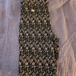 Right above the knee stretch shorts